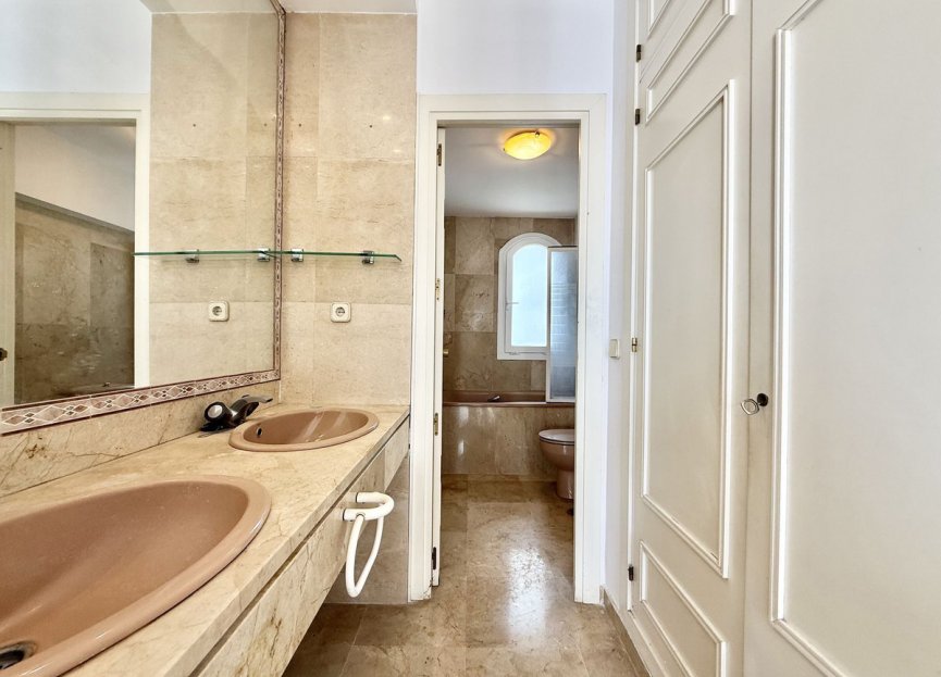 Resale - House - Townhouse - Marbella - Nueva Andalucia