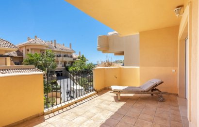 Resale - Apartment - Middle Floor Apartment - Marbella - Nueva Andalucia