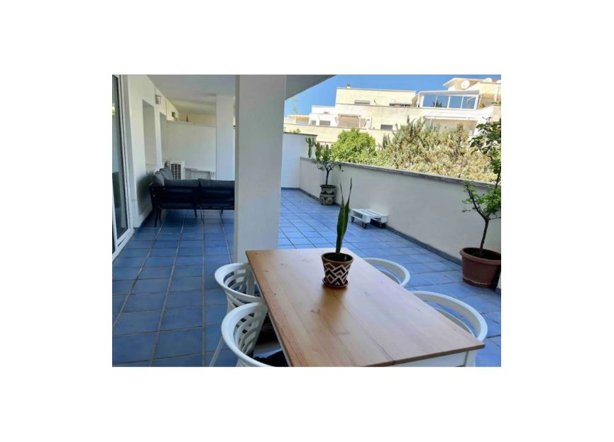 Resale - Apartment - Middle Floor Apartment - Marbella - Nueva Andalucia