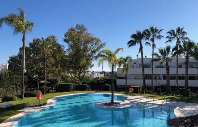 Resale - Apartment - Middle Floor Apartment - Marbella - Nueva Andalucia