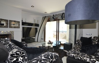 Resale - Apartment - Middle Floor Apartment - Marbella - Puerto Banús