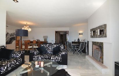 Resale - Apartment - Middle Floor Apartment - Marbella - Puerto Banús