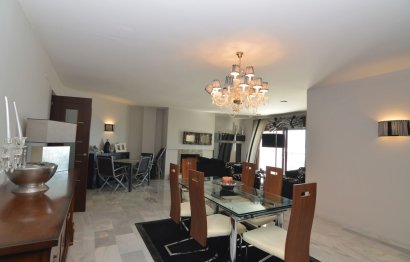 Resale - Apartment - Middle Floor Apartment - Marbella - Puerto Banús