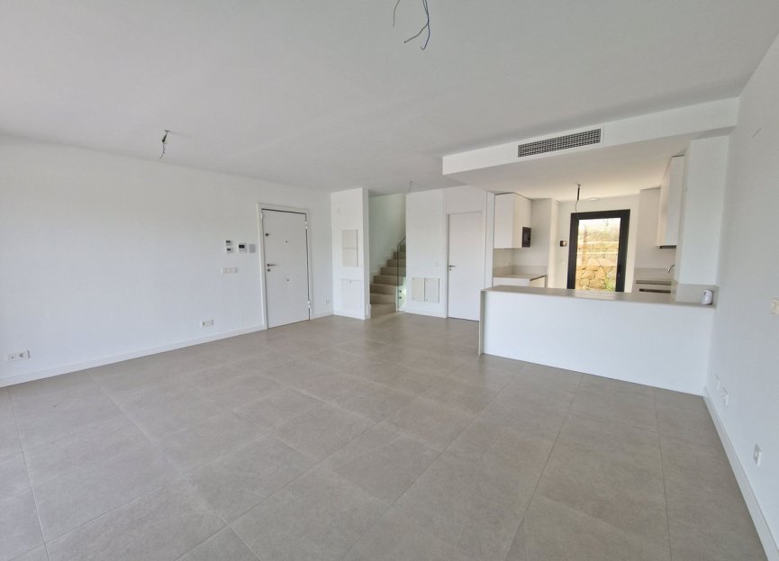 Resale - House - Semi-Detached House - Estepona - Atalaya