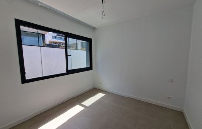 Resale - House - Semi-Detached House - Estepona - Atalaya