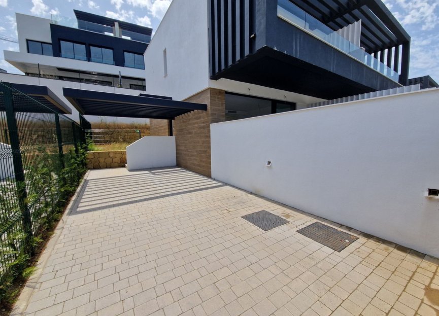 Resale - House - Semi-Detached House - Estepona - Atalaya