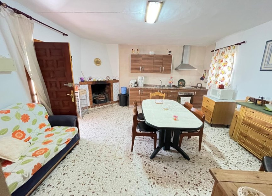 Resale - House - Finca - Cortijo - Estepona - Estepona Centro