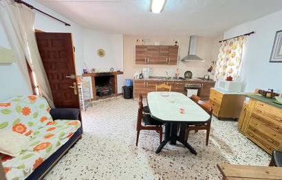 Resale - House - Finca - Cortijo - Estepona - Estepona Centro