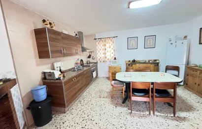 Resale - House - Finca - Cortijo - Estepona - Estepona Centro