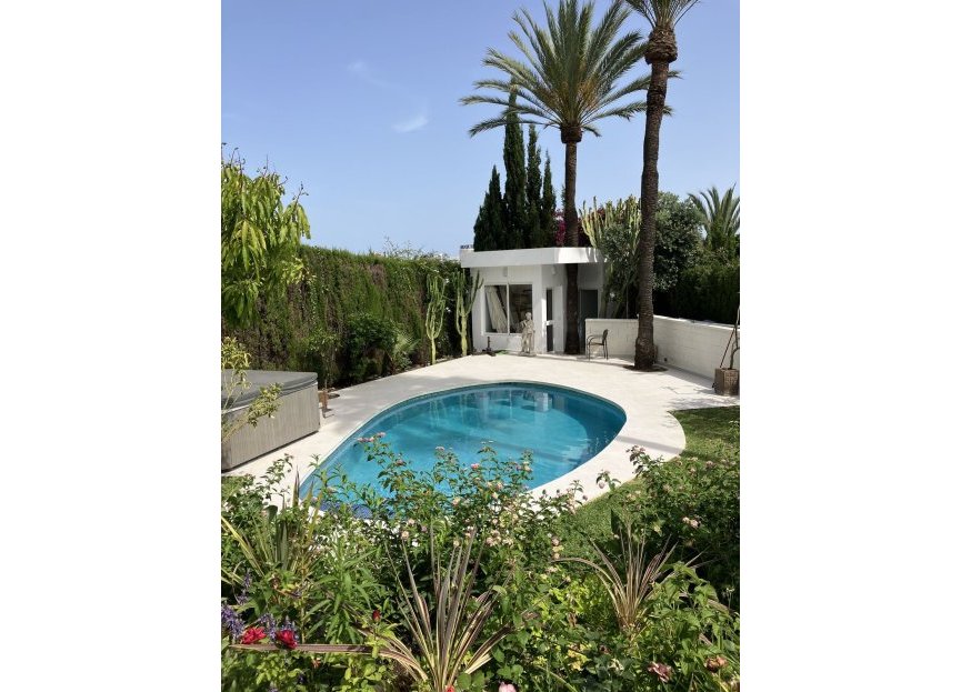 Resale - House - Detached Villa - Marbella - Puerto Banús