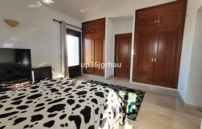 Resale - House - Detached Villa - Estepona - Bel Air