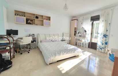 Resale - House - Detached Villa - Estepona - Bel Air