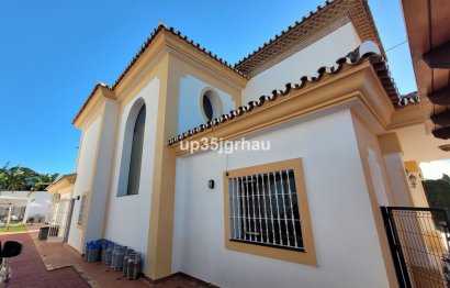 Resale - House - Detached Villa - Estepona - Bel Air