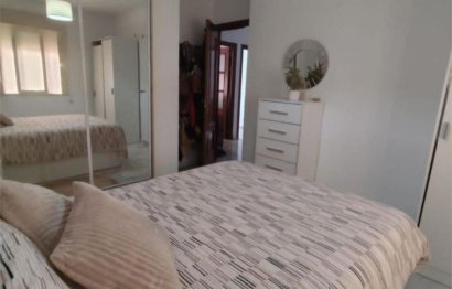 Resale - Apartment - Middle Floor Apartment - Estepona - Estepona Centro