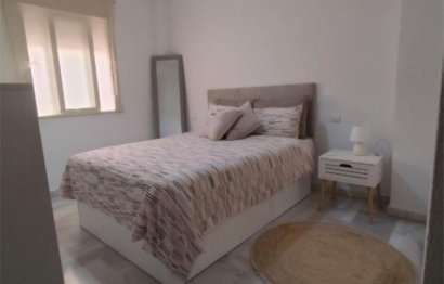 Resale - Apartment - Middle Floor Apartment - Estepona - Estepona Centro