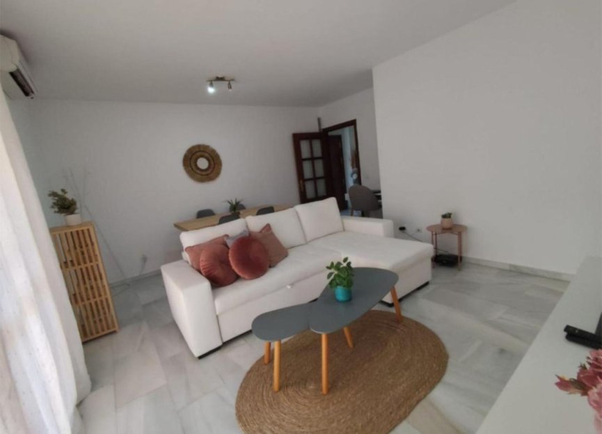 Resale - Apartment - Middle Floor Apartment - Estepona - Estepona Centro