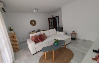 Resale - Apartment - Middle Floor Apartment - Estepona - Estepona Centro