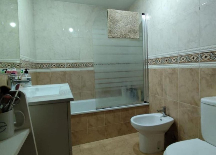 Resale - Apartment - Middle Floor Apartment - Estepona - Estepona Centro