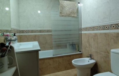 Resale - Apartment - Middle Floor Apartment - Estepona - Estepona Centro