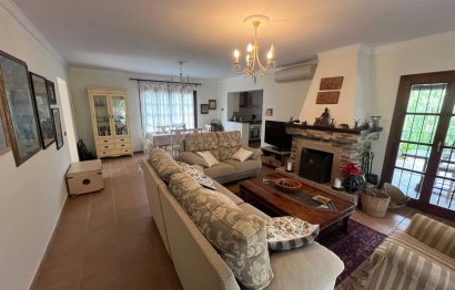 Resale - House - Finca - Cortijo - Estepona - Estepona Centro