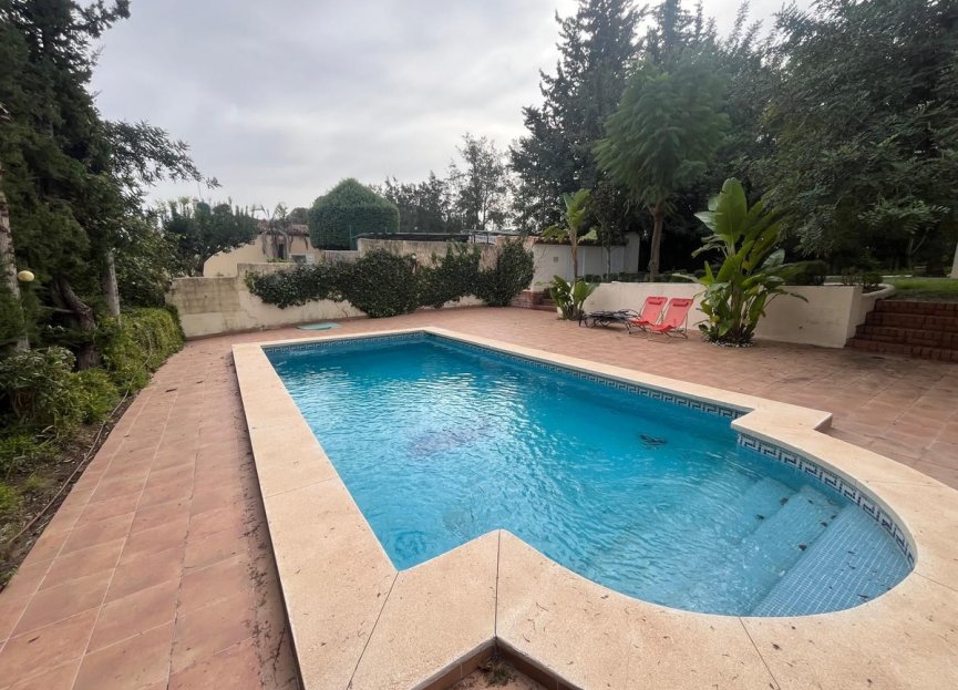 Resale - House - Finca - Cortijo - Estepona - Estepona Centro