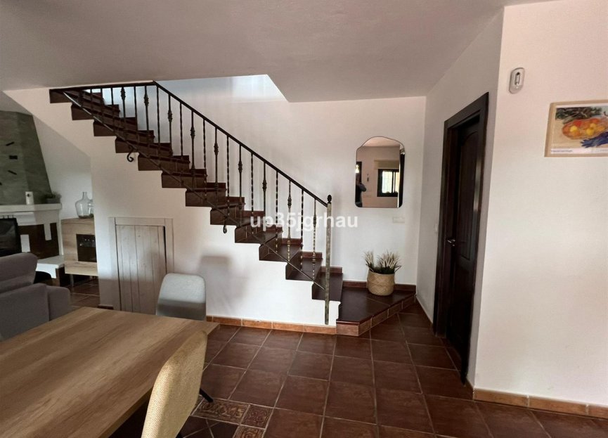 Resale - House - Detached Villa - Estepona - Estepona Centro