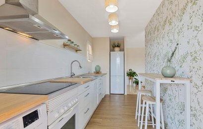 Resale - Apartment - Middle Floor Apartment - Marbella - Nueva Andalucia