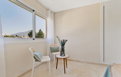 Resale - Apartment - Middle Floor Apartment - Marbella - Nueva Andalucia