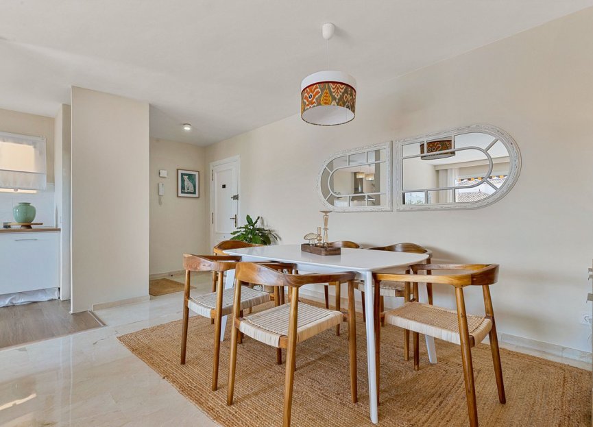 Resale - Apartment - Middle Floor Apartment - Marbella - Nueva Andalucia