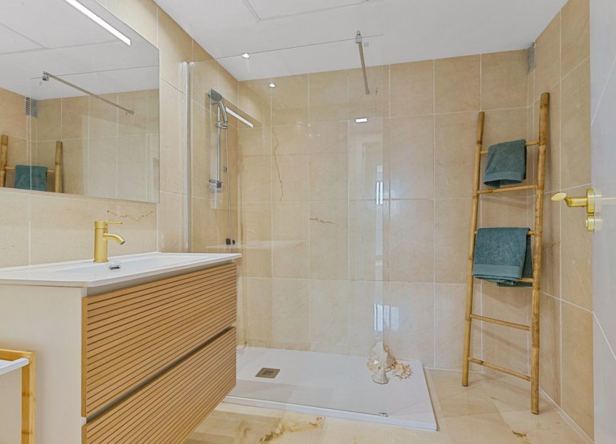 Resale - Apartment - Middle Floor Apartment - Marbella - Nueva Andalucia