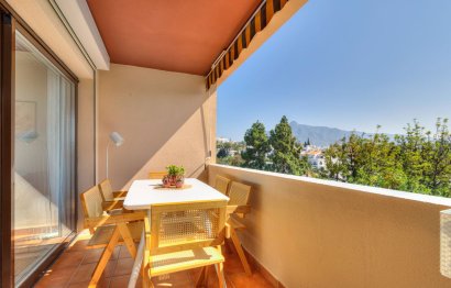 Resale - Apartment - Middle Floor Apartment - Marbella - Nueva Andalucia