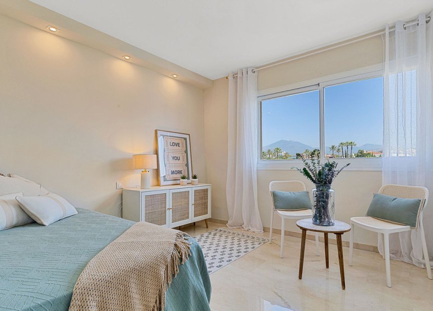 Resale - Apartment - Middle Floor Apartment - Marbella - Nueva Andalucia