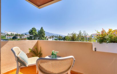 Resale - Apartment - Middle Floor Apartment - Marbella - Nueva Andalucia