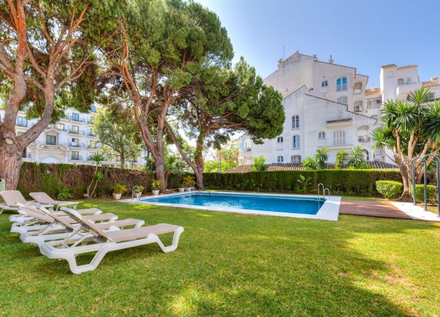 Resale - Apartment - Middle Floor Apartment - Marbella - Nueva Andalucia