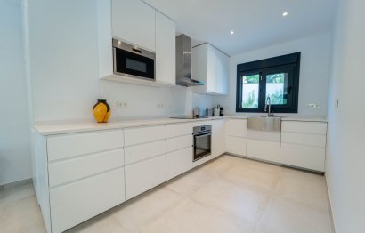 Resale - House - Detached Villa - Marbella - Marbesa