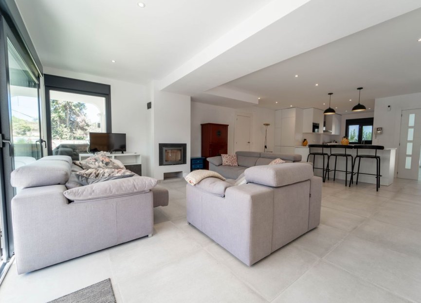 Resale - House - Detached Villa - Marbella - Marbesa