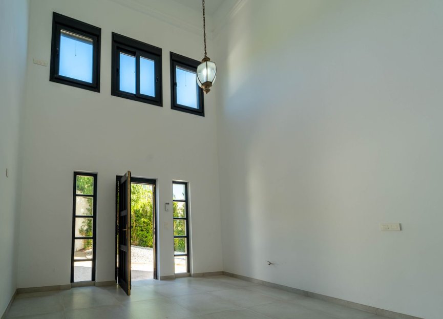 Resale - House - Detached Villa - Marbella - Marbesa