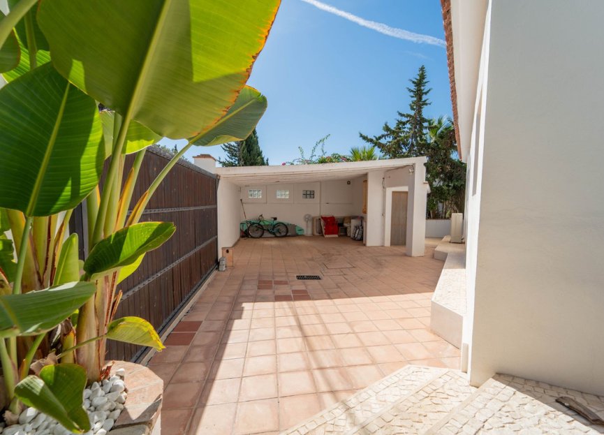 Resale - House - Detached Villa - Marbella - Marbesa