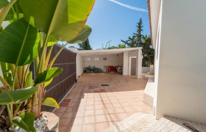 Resale - House - Detached Villa - Marbella - Marbesa
