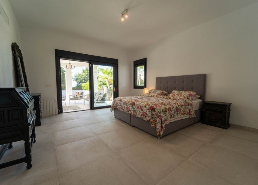 Resale - House - Detached Villa - Marbella - Marbesa