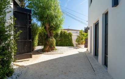 Resale - House - Detached Villa - Marbella - Marbesa