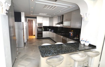 Resale - Ground floor apartment - Marbella - Puerto Banús