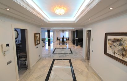 Resale - Ground floor apartment - Marbella - Puerto Banús