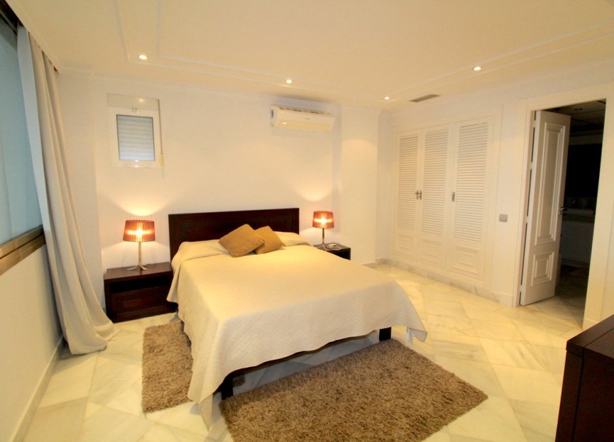 Resale - Ground floor apartment - Marbella - Puerto Banús