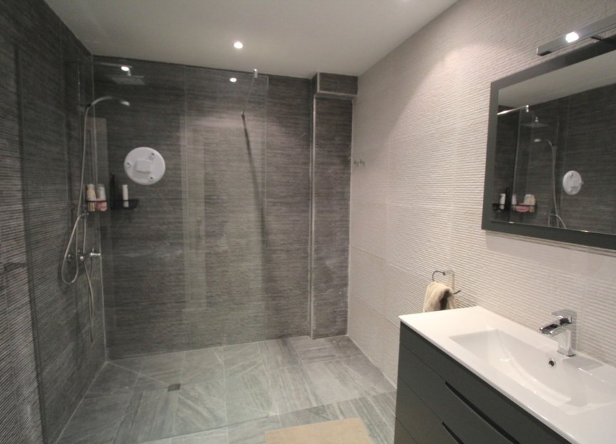 Resale - Ground floor apartment - Marbella - Puerto Banús