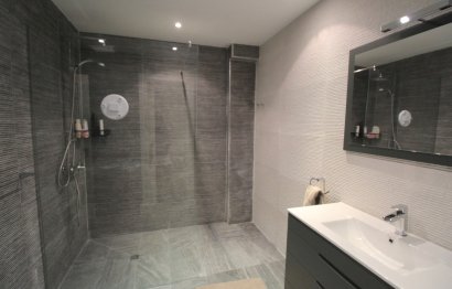 Resale - Ground floor apartment - Marbella - Puerto Banús