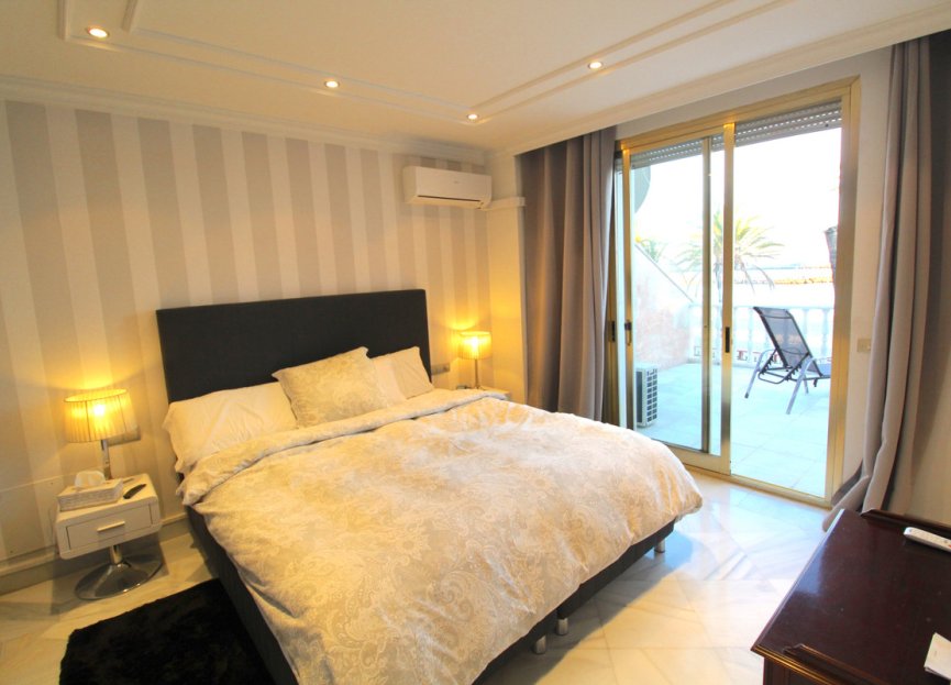 Resale - Ground floor apartment - Marbella - Puerto Banús