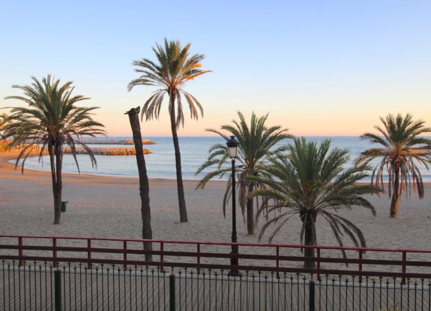 Resale - Ground floor apartment - Marbella - Puerto Banús