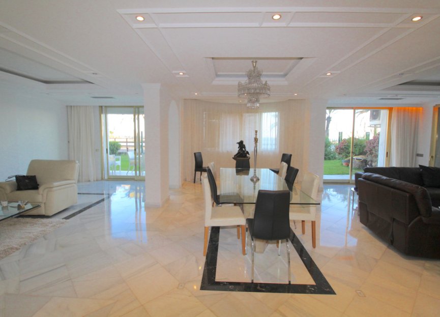 Resale - Ground floor apartment - Marbella - Puerto Banús