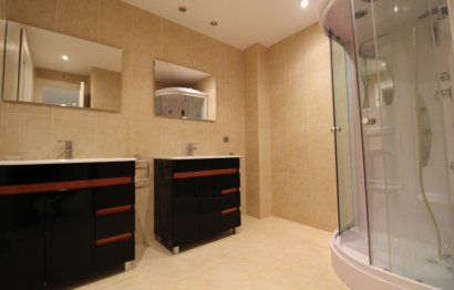 Resale - Ground floor apartment - Marbella - Puerto Banús